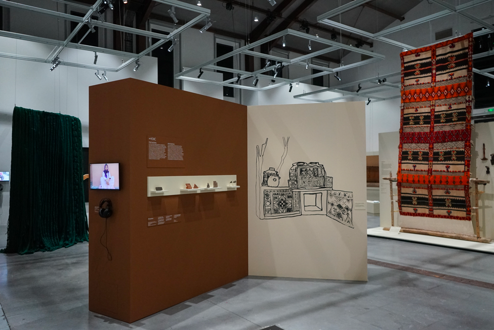 1_Amazighes_Scenographie_Claudine_Bertomeu_Avril_2025_Mucem©Julie_Cohen_Mucem